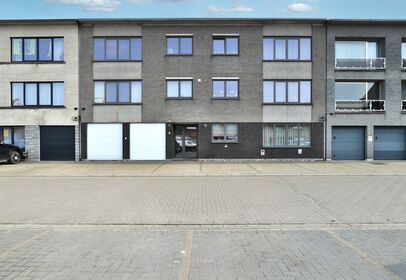 Appartementsgebouw te koop in Beveren
