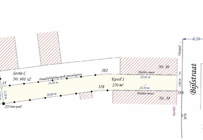 Op zoek naar een bouwgrond voor gesloten bebouwing zonder bouwverplichting in het centrum Beveren? 

Dan is dit perceel van 270 m&sup2; aan de Bijlstraat Uw kans. Dit perceel is vlakbij de Sportzone, vlakbij Hof ter Welle, vlakbij het centrum en vlakbij de N7