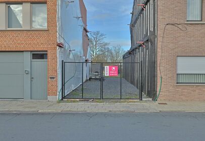 Op zoek naar een bouwgrond voor gesloten bebouwing zonder bouwverplichting in het centrum Beveren? 

Dan is dit perceel van 270 m&sup2; aan de Bijlstraat Uw kans. Dit perceel is vlakbij de Sportzone, vlakbij Hof ter Welle, vlakbij het centrum en vlakbij de N7