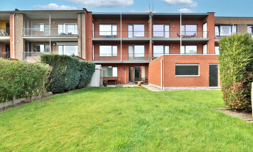 Appartementsgebouw te koop in Beveren