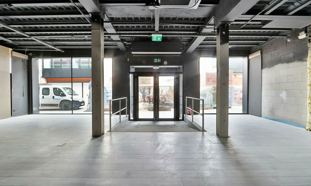 Commercieel gelijkvloers te koop in Beveren-Kruibeke-Zwijndrecht