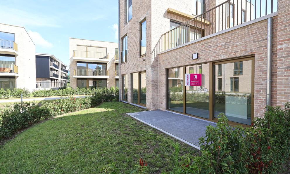 Gelijkvloerse verdieping te koop in Beveren